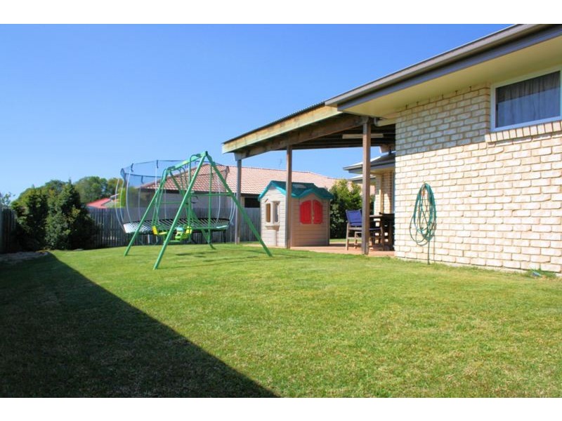 25 Anglia Place, Little Mountain QLD 4551