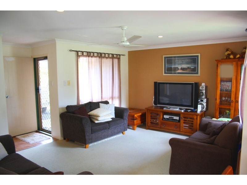 12 St James Court, Little Mountain QLD 4551
