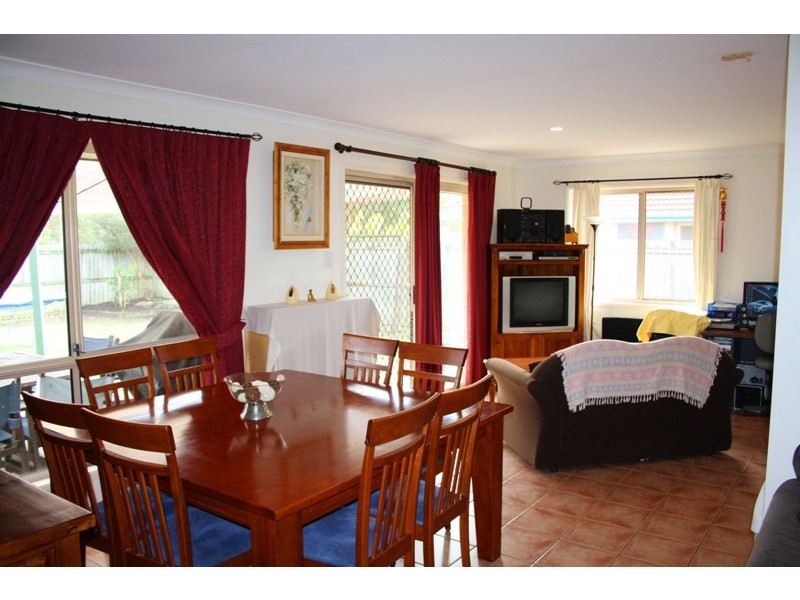 12 St James Court, Little Mountain QLD 4551