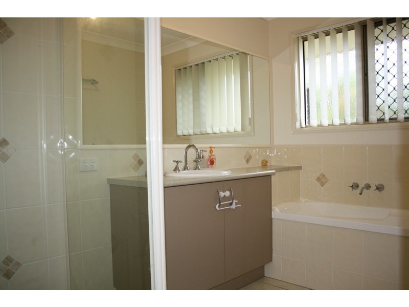 5 Blueberry Close, Little Mountain QLD 4551