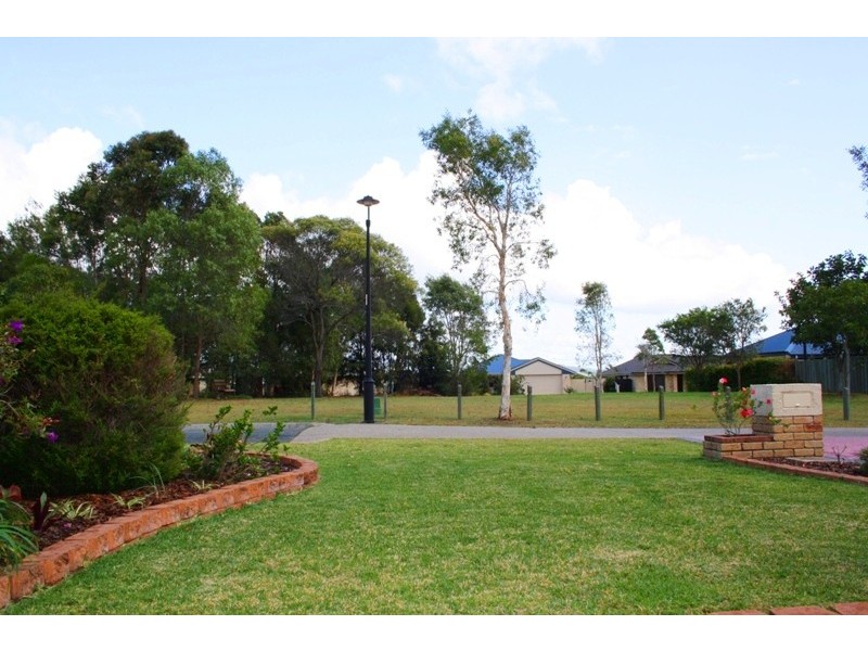 4 Wattle Court, Little Mountain QLD 4551