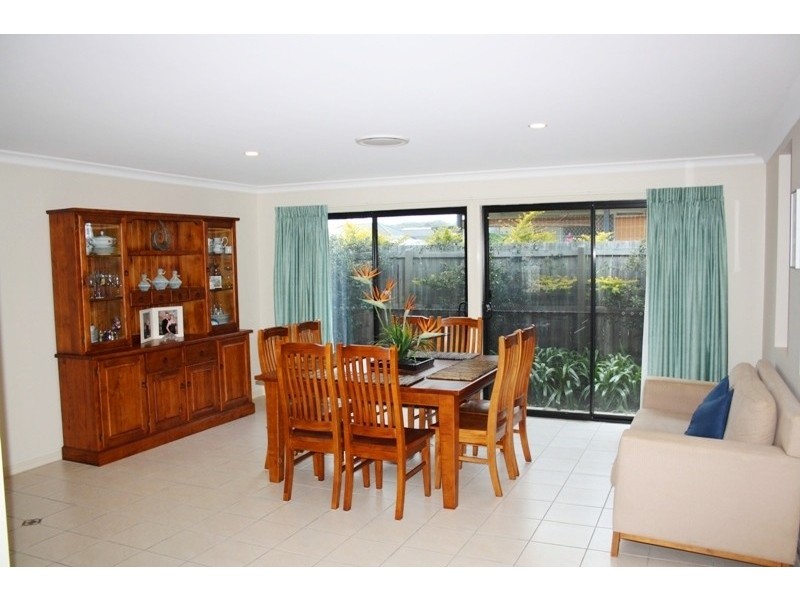 4 Wattle Court, Little Mountain QLD 4551