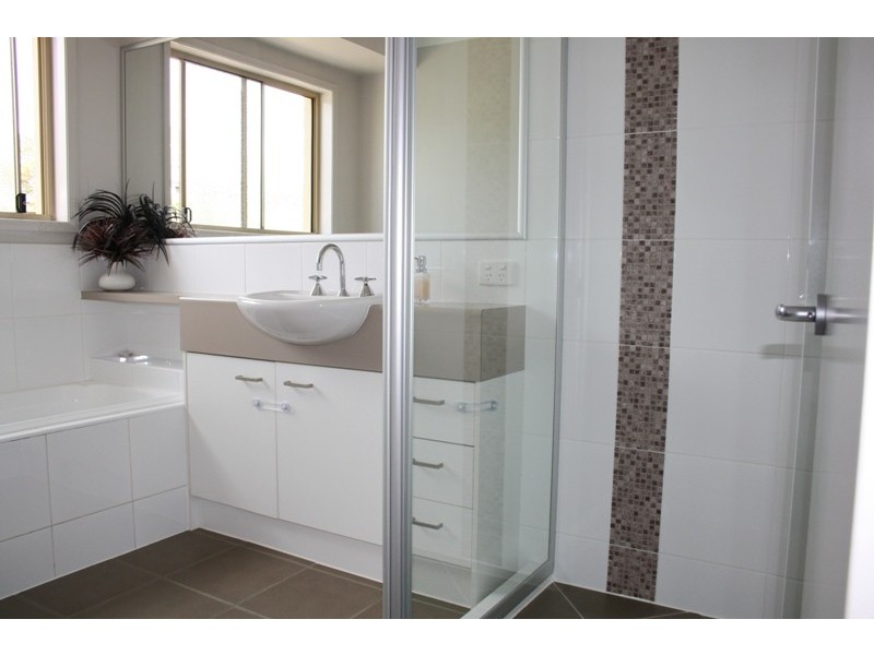 40 Peony Circuit, Little Mountain QLD 4551