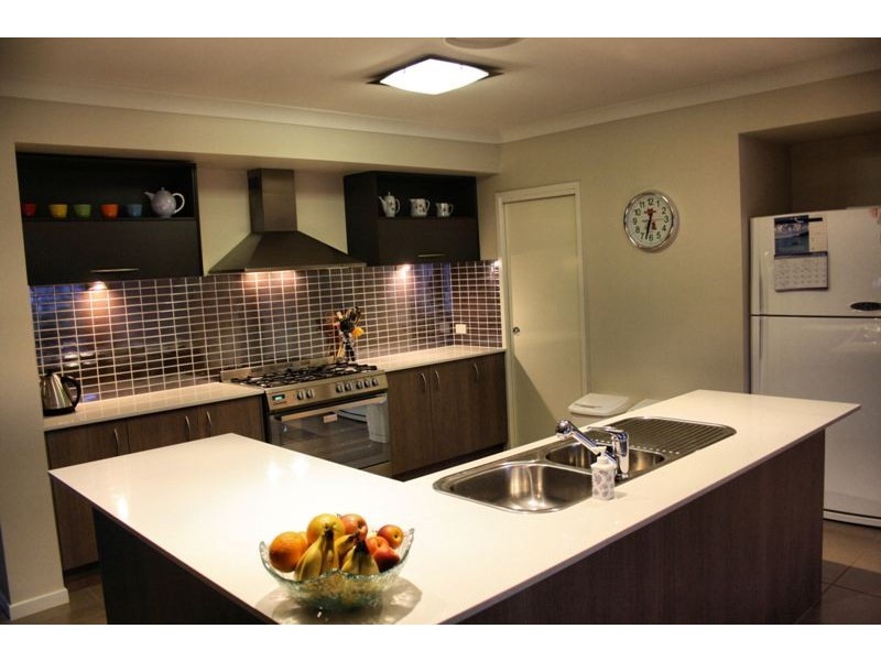 1 Teneale Street, Glass House Mountains QLD 4518