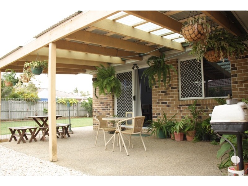 13 Lakeshore Place, Little Mountain QLD 4551