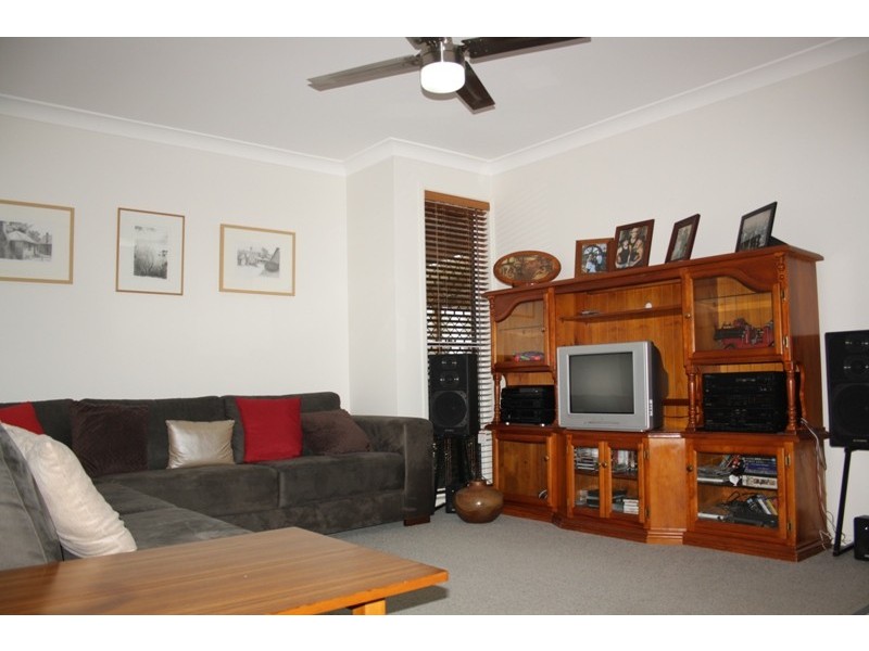 13 Lakeshore Place, Little Mountain QLD 4551