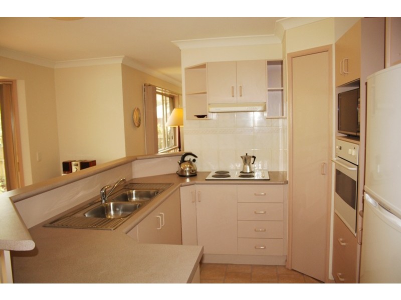 19 Lakeshore Place, Little Mountain QLD 4551