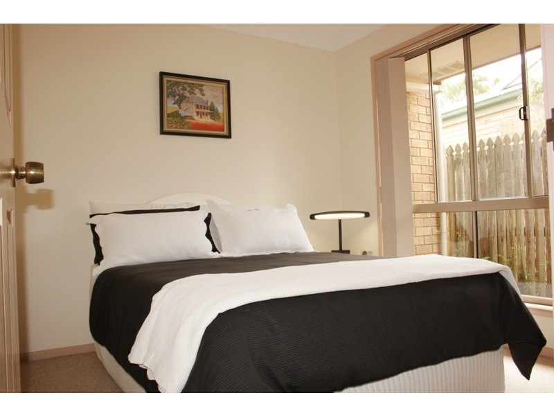 19 Lakeshore Place, Little Mountain QLD 4551