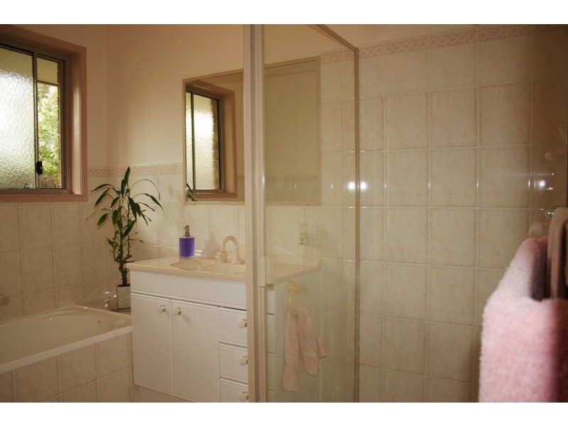 19 Lakeshore Place, Little Mountain QLD 4551