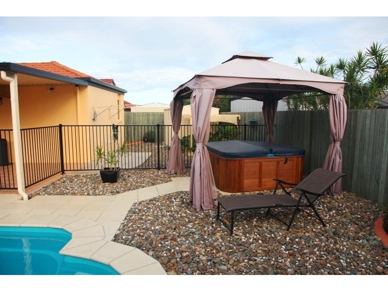 10 Agincourt Street, Pelican Waters QLD 4551