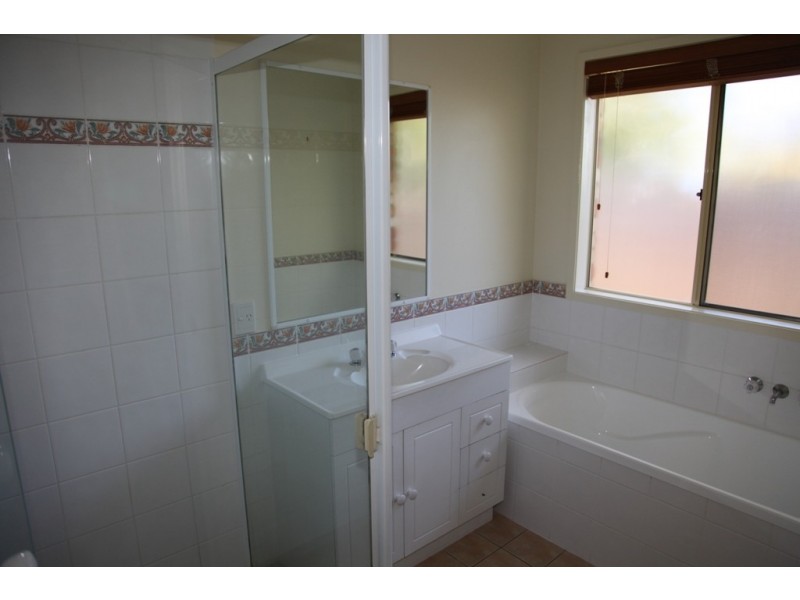 11 Centennial Place, Little Mountain QLD 4551