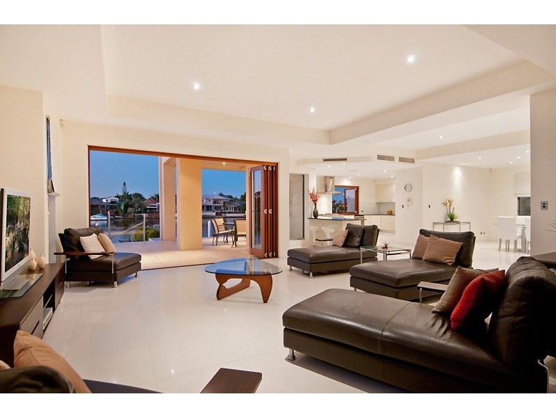 12 Cayman Place, Kawana Island QLD 4575