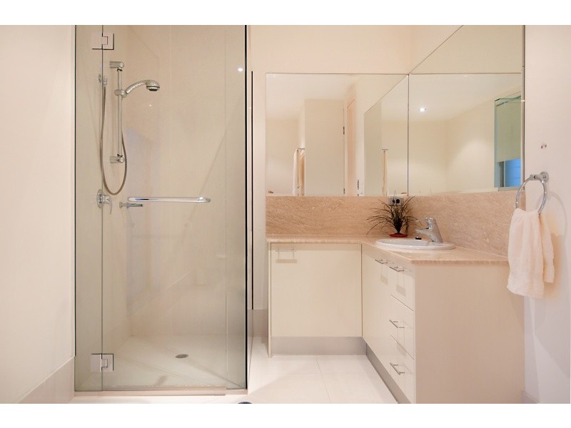 12 Cayman Place, Kawana Island QLD 4575