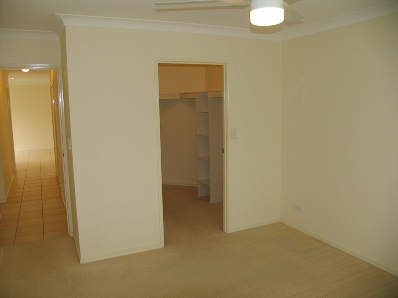 5 Wattle Court, Little Mountain QLD 4551
