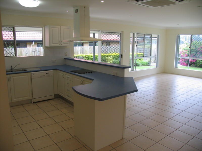 5 Wattle Court, Little Mountain QLD 4551