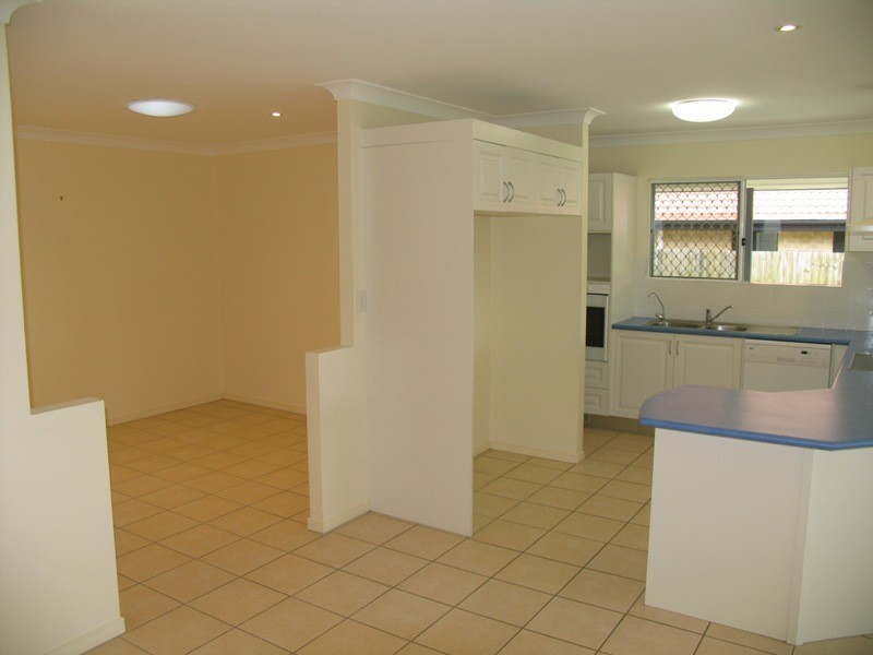 5 Wattle Court, Little Mountain QLD 4551
