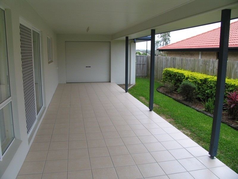 5 Wattle Court, Little Mountain QLD 4551