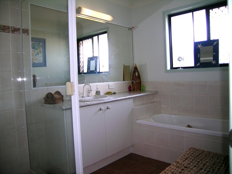 7 Caulfield Close, Little Mountain QLD 4551