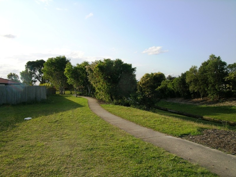 7 Caulfield Close, Little Mountain QLD 4551