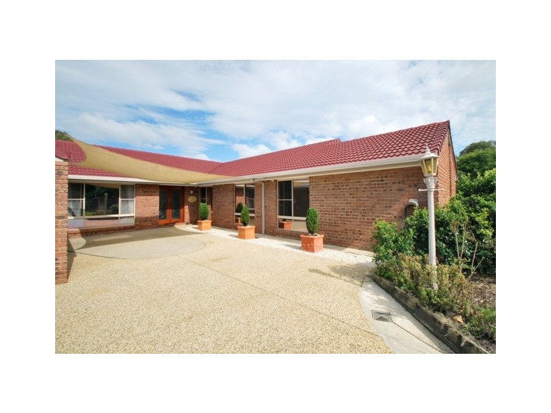 8 Woodroffe Street, Little Mountain QLD 4551