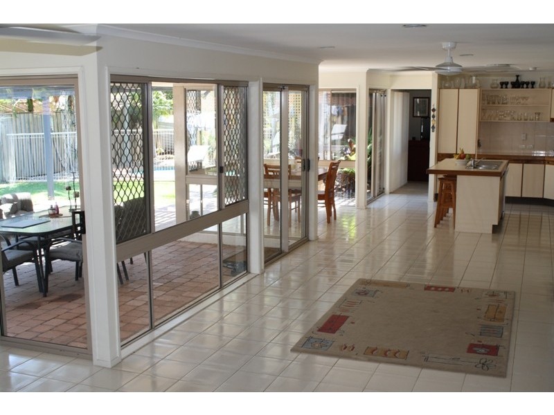 105 Karawatha Drive, Mountain Creek QLD 4557