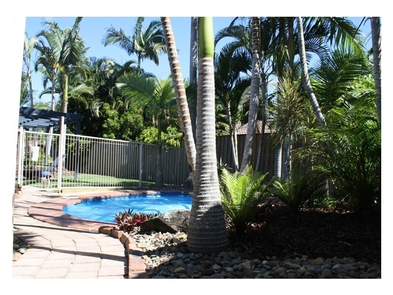 105 Karawatha Drive, Mountain Creek QLD 4557