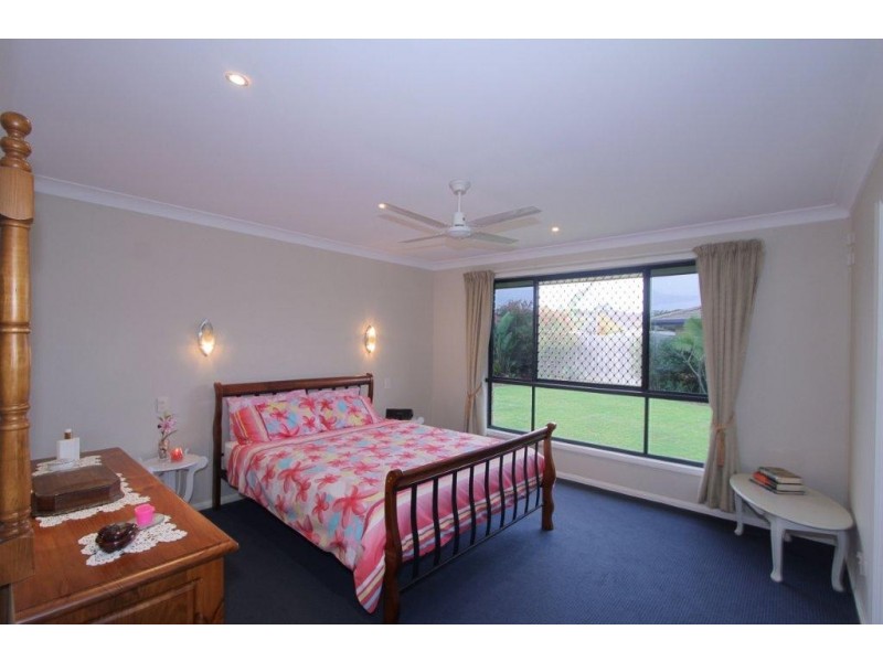 20 Waterside Place, Little Mountain QLD 4551