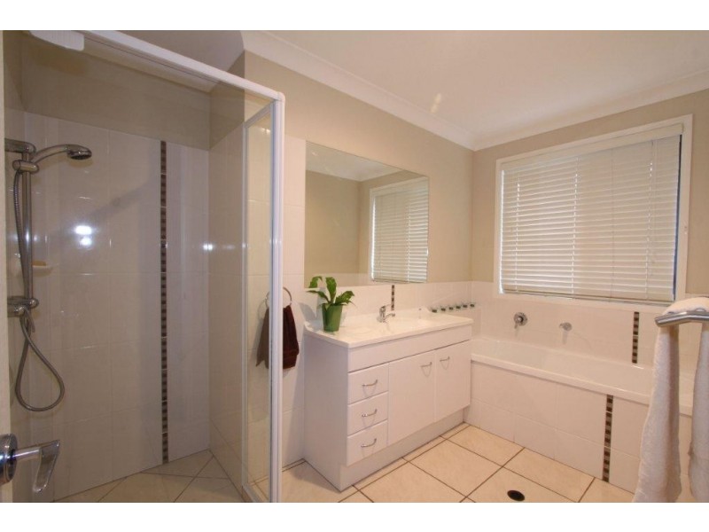 20 Waterside Place, Little Mountain QLD 4551