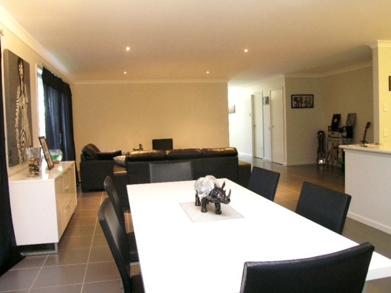 21 Cumberland Crescent, Little Mountain QLD 4551