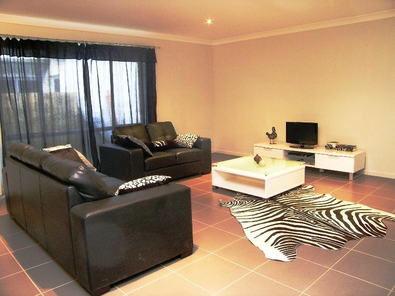 21 Cumberland Crescent, Little Mountain QLD 4551