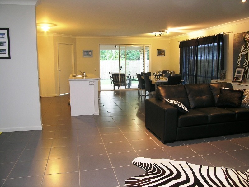 21 Cumberland Crescent, Little Mountain QLD 4551