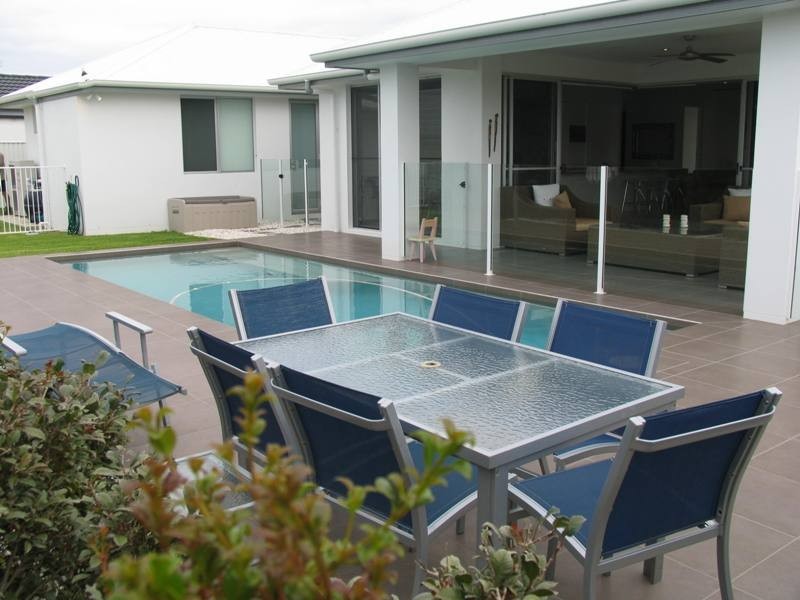 16 Mizzen Close, Wurtulla QLD 4575