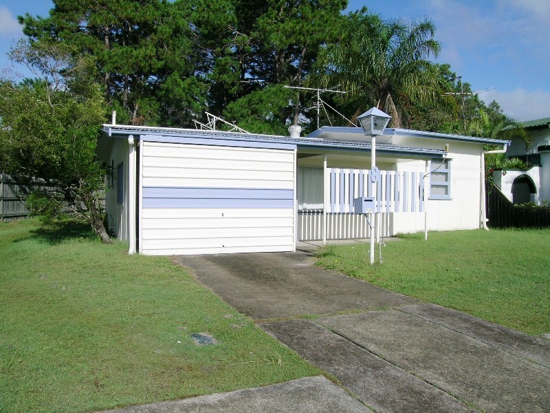 8 Blaxland Street, Golden Beach QLD 4551