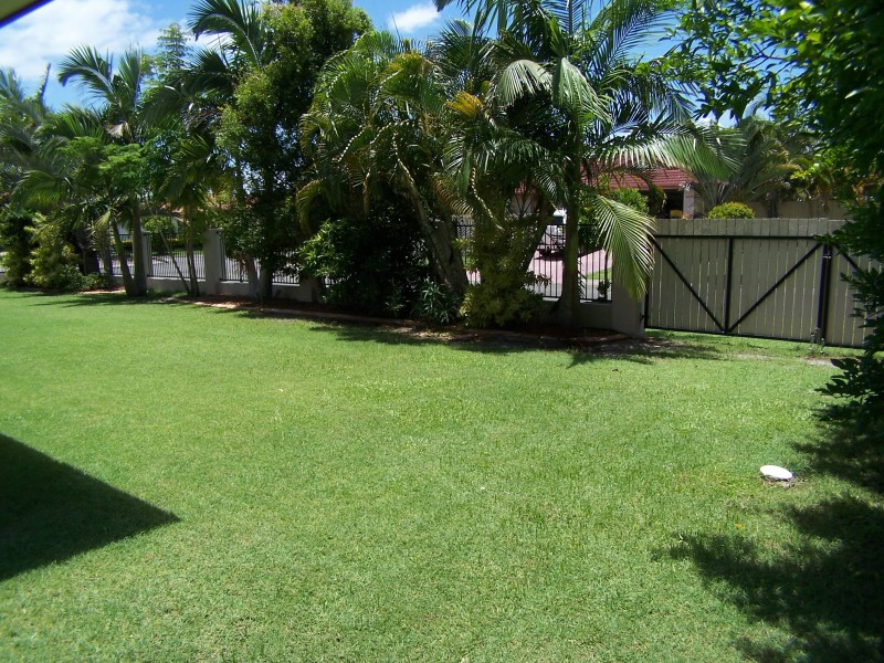 24 Gradorean Street, Pelican Waters QLD 4551