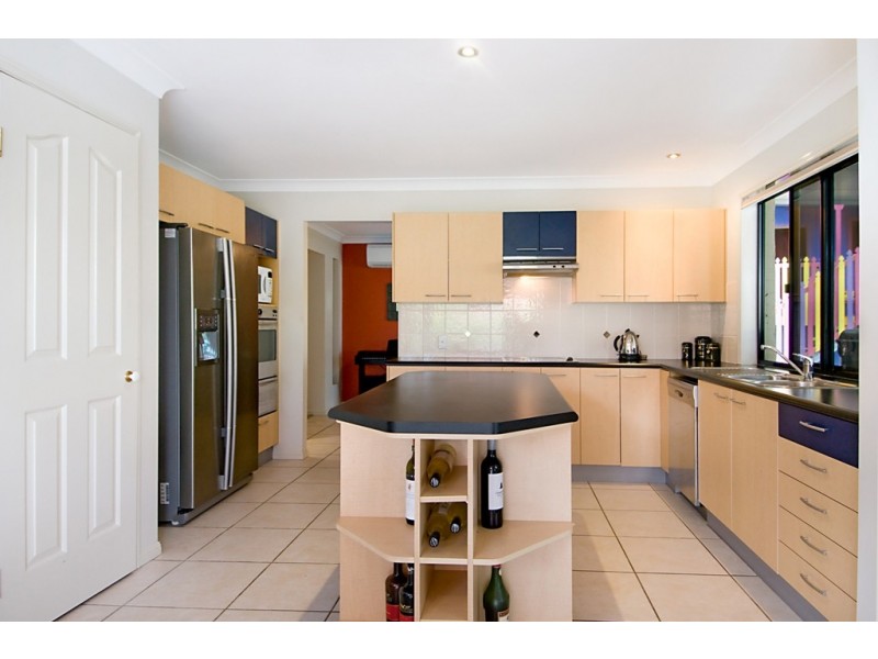 1 Earls Court, Little Mountain QLD 4551