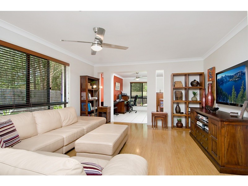 1 Earls Court, Little Mountain QLD 4551