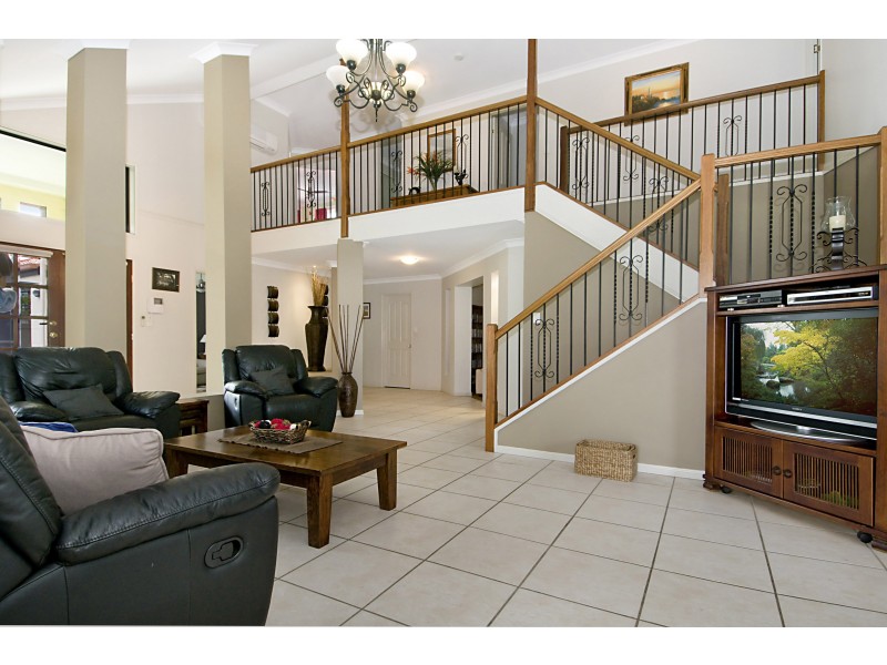 1 Earls Court, Little Mountain QLD 4551