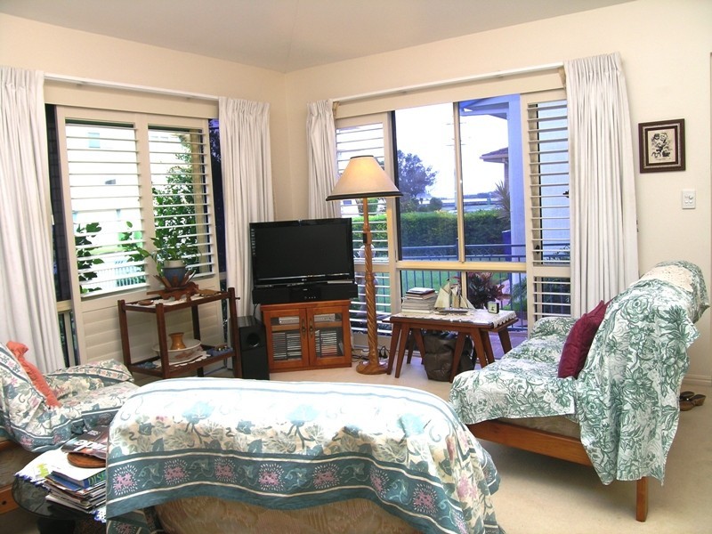 2/2 Burke Street, Golden Beach QLD 4551