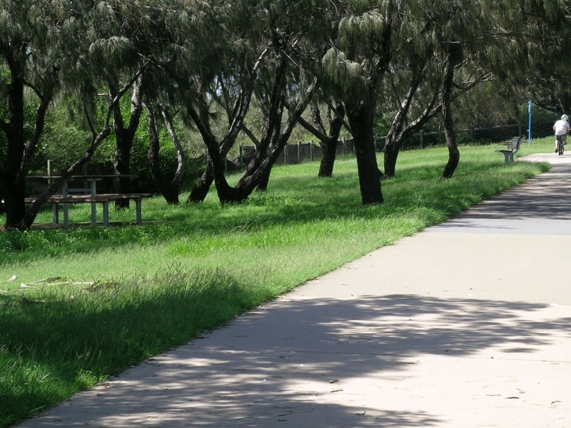 2/2 Burke Street, Golden Beach QLD 4551