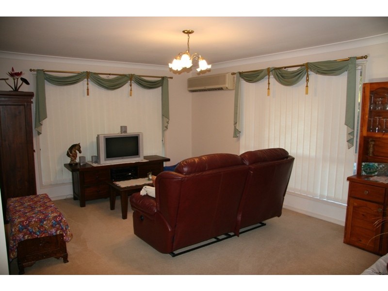 4 Hinchinbrook Court, Little Mountain QLD 4551