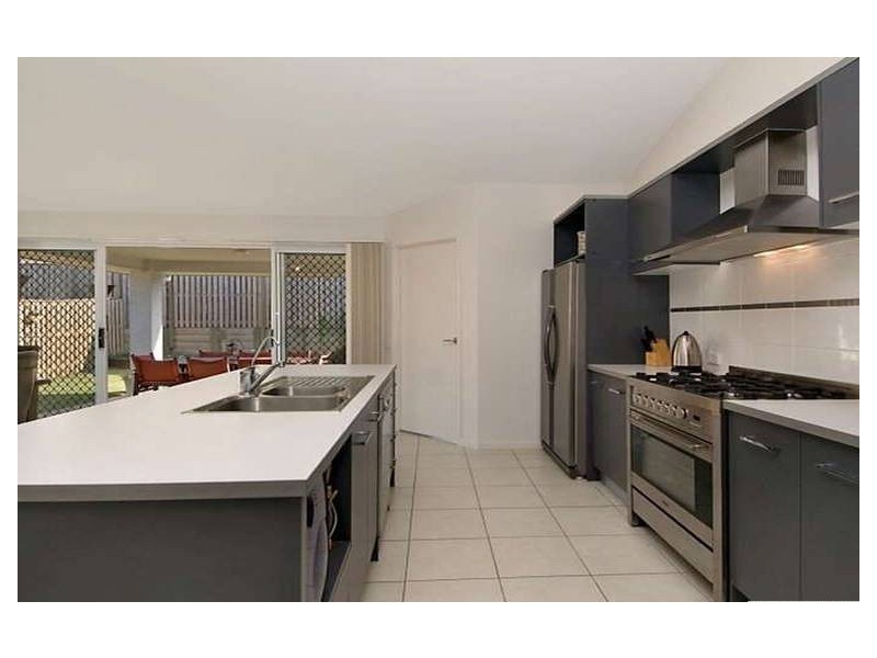 35 Elvena Circuit, Little Mountain QLD 4551