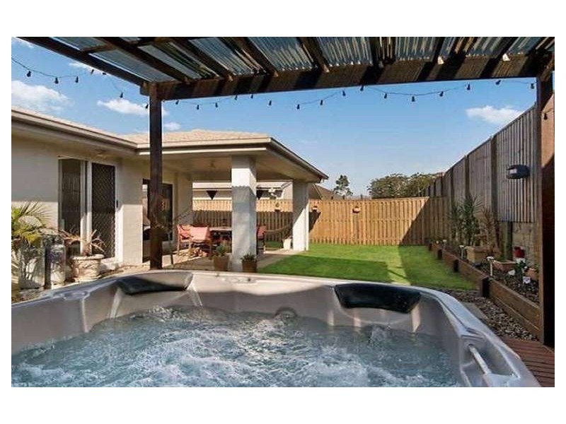 35 Elvena Circuit, Little Mountain QLD 4551