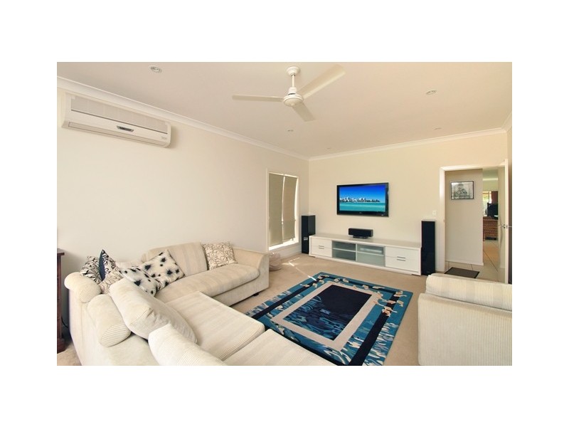 14 Pebbly Creek Crescent, Little Mountain QLD 4551