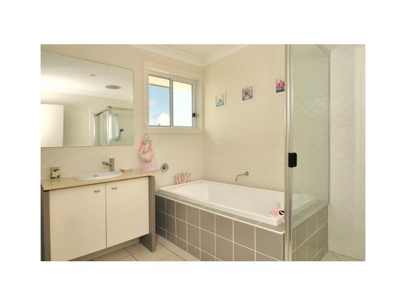 14 Pebbly Creek Crescent, Little Mountain QLD 4551