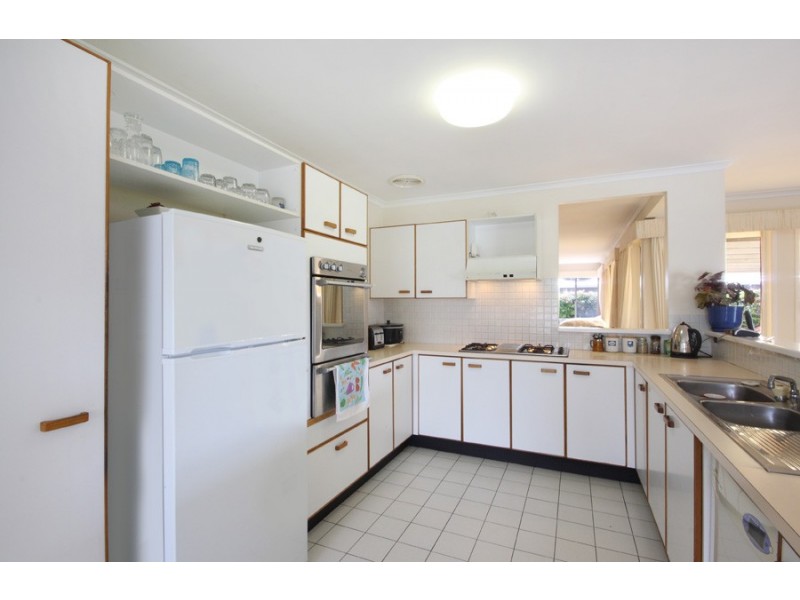 8 Spinnaker Boulevard, Wurtulla QLD 4575