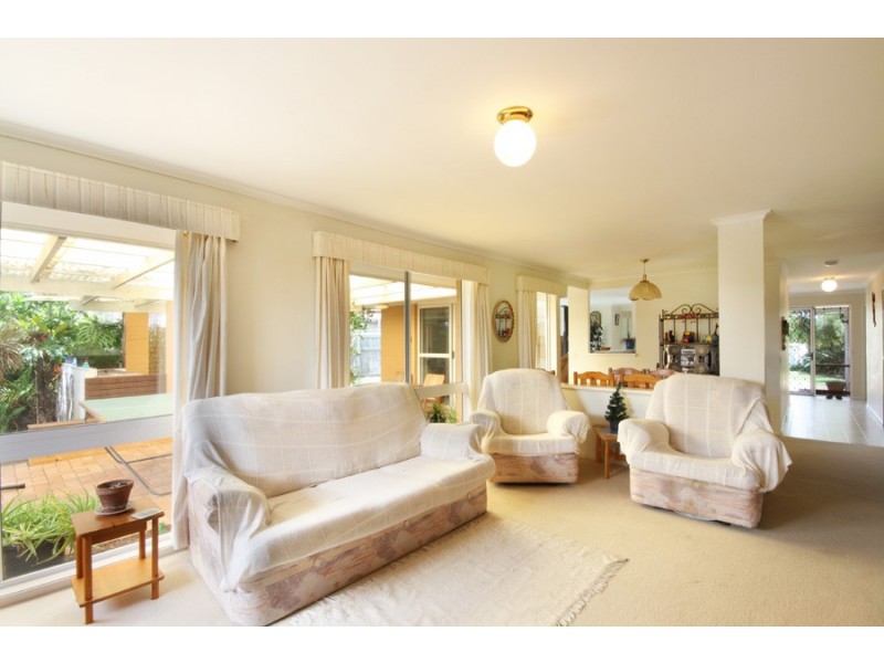 8 Spinnaker Boulevard, Wurtulla QLD 4575