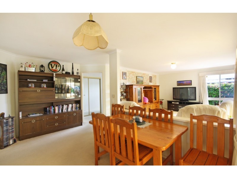 8 Spinnaker Boulevard, Wurtulla QLD 4575