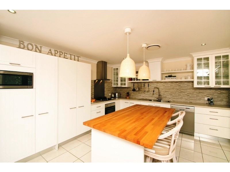 15 Dunk Place, Little Mountain QLD 4551