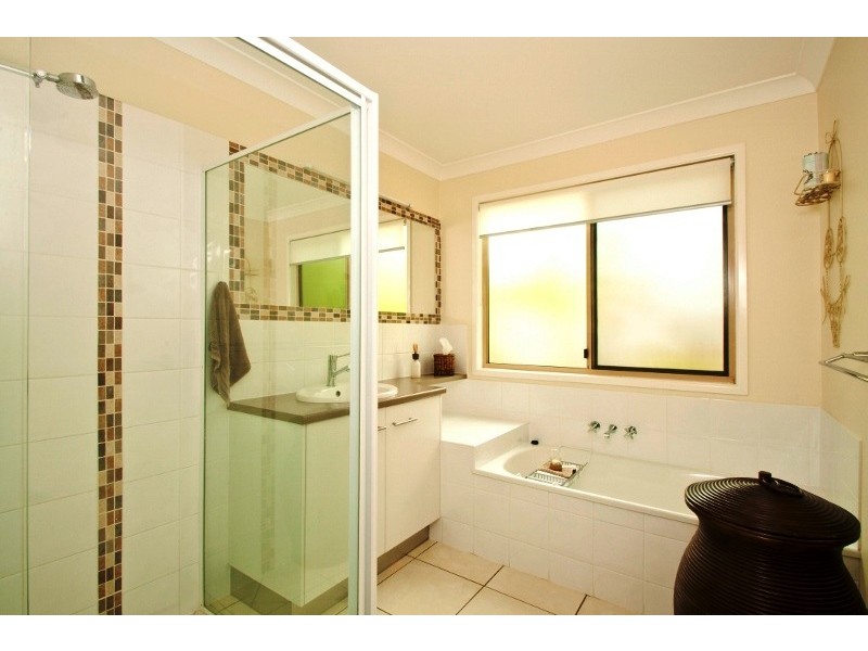 15 Dunk Place, Little Mountain QLD 4551