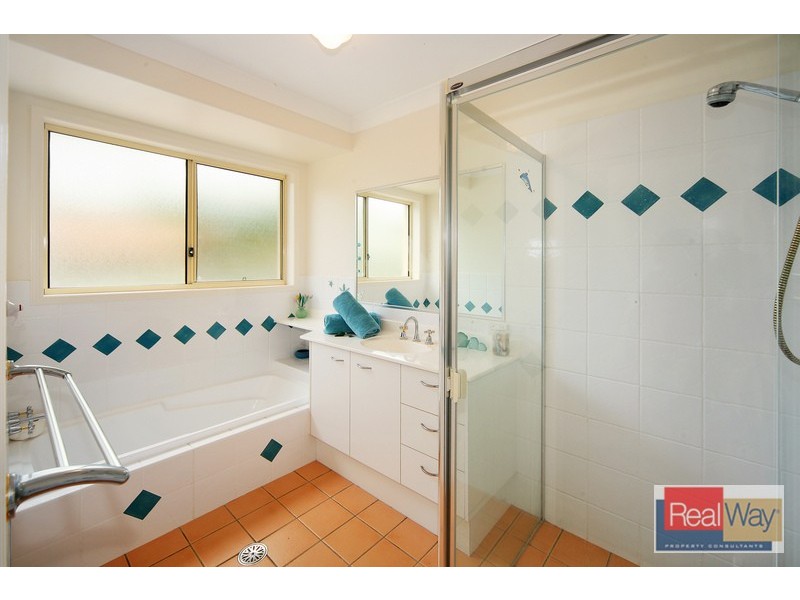 9 Ghostgum Close, Little Mountain QLD 4551